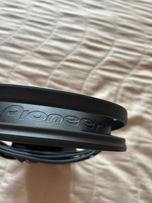 Слушалки Pioneer SE-M531 за Висококачествен Звук с Мощен Бас