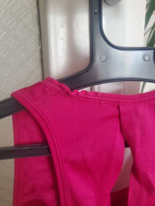 Спортен потник с бюстие Nike / Rasa