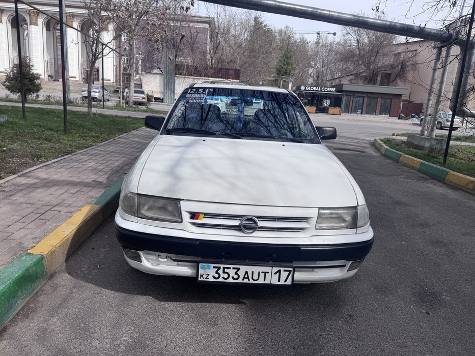 Продам  автомобиль opel astra 1992