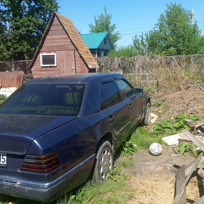 Продам Мерседес 124, без двигателя