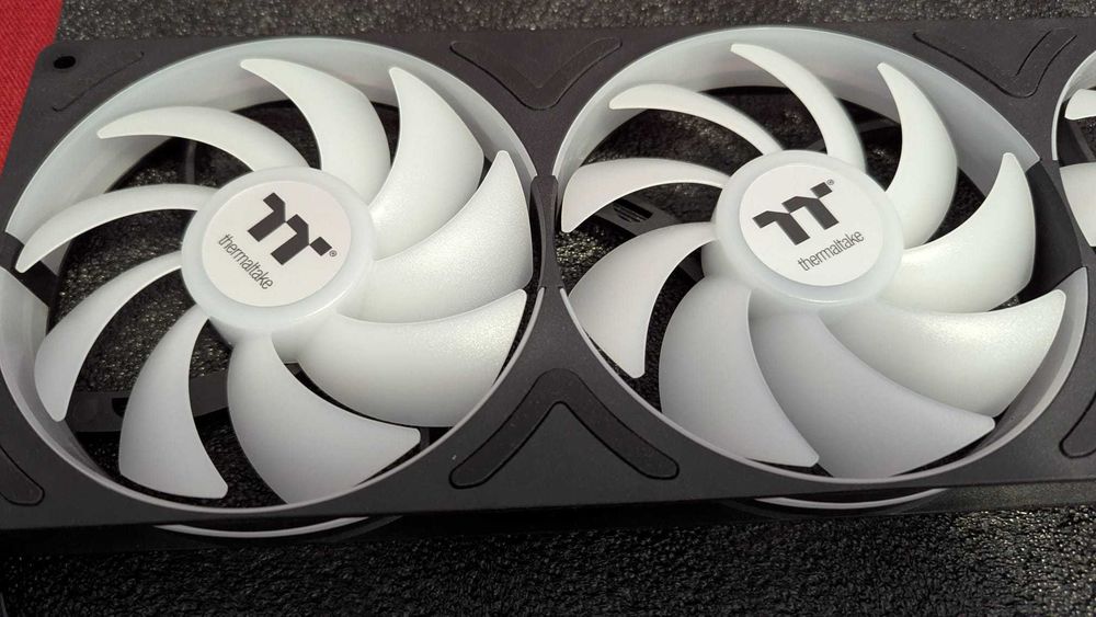Ventilatoare noi Thermaltake TH360 v3 ultra ARGB