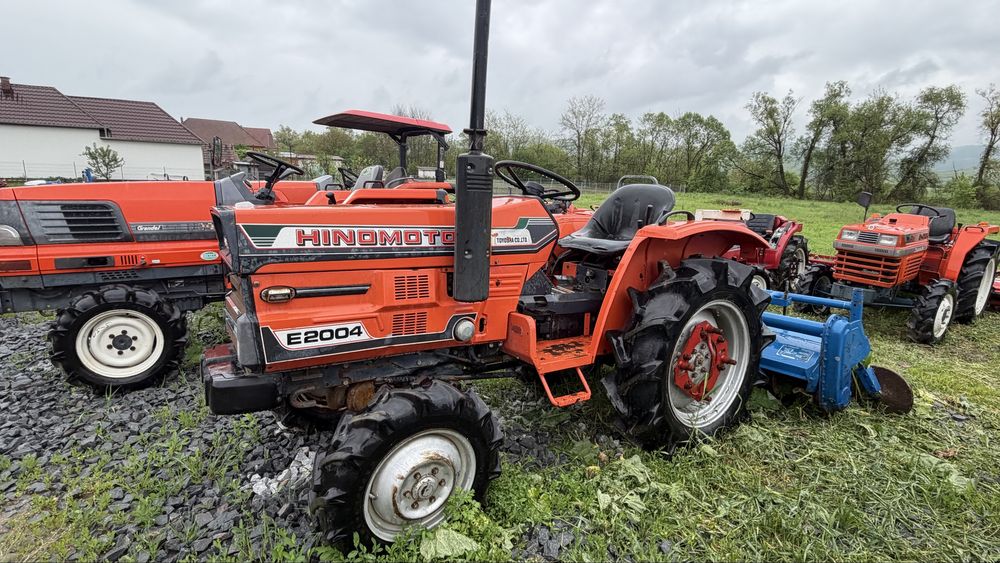 Tractor japonez Hinomoto E2004 – 4x4 cu freză