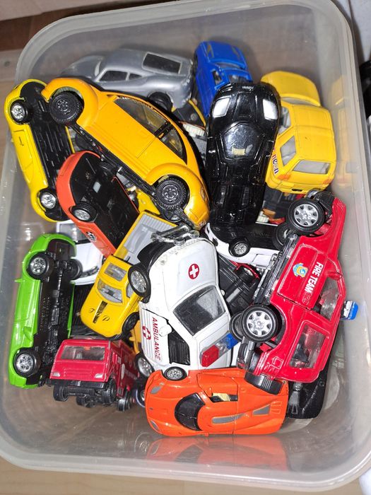 Машинки металлические