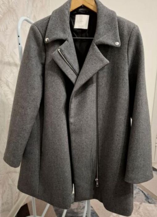 Чисто ново дамско палто оригинално на марка манго