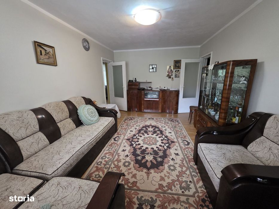 Apartament 4 camere Hipodrom , etaj 2 , 2 balcoane