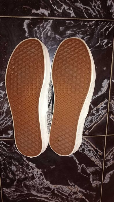 Продавам унисекс кецове Vans Snake Marshmallow номер 40-41
