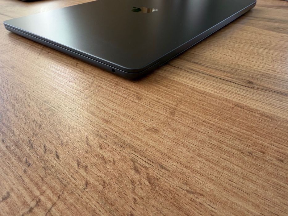 MacBook Air 15" M3 Chip 8-CPU, 10-GPU, 8GB RAM, 256GB SSD