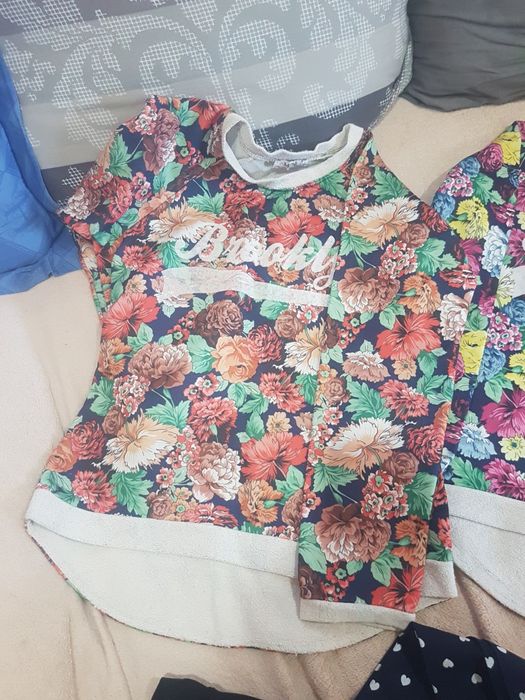 Дамски блузи и клинчета С 18лв общо