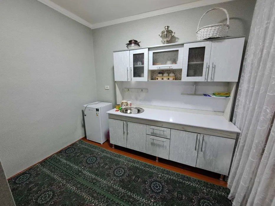 Dala hovli Sotiladi srochno (dacha)