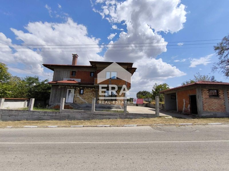 САМО В ЕРА ИМОТИ ХАСКОВО! Новопостроена къща в живописното село Татаре