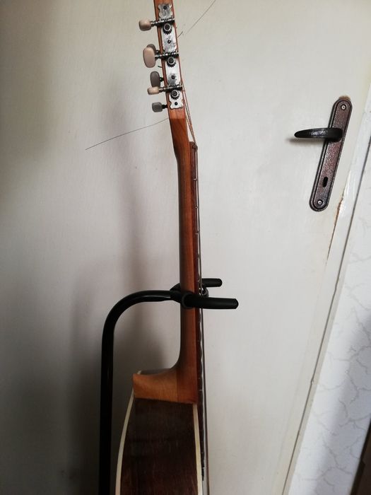 Уникална колекционерска българска китара Кремона