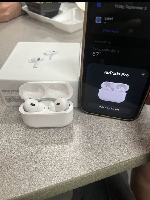 Apple AirPods Pro (generația 2) –