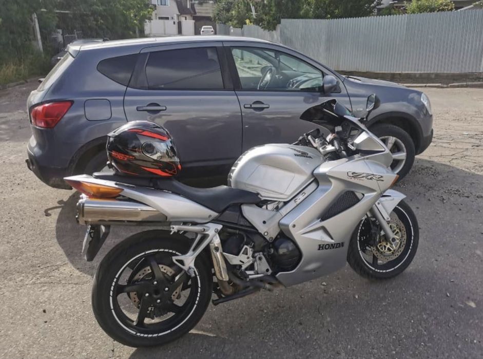 Honda vfr 2004 v tech