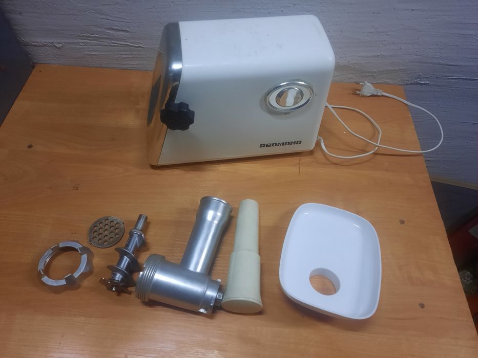 Продам мясорубку PHILIPS