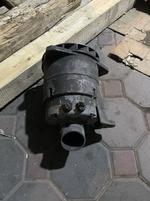 Гениратор меrcedes setra 24v