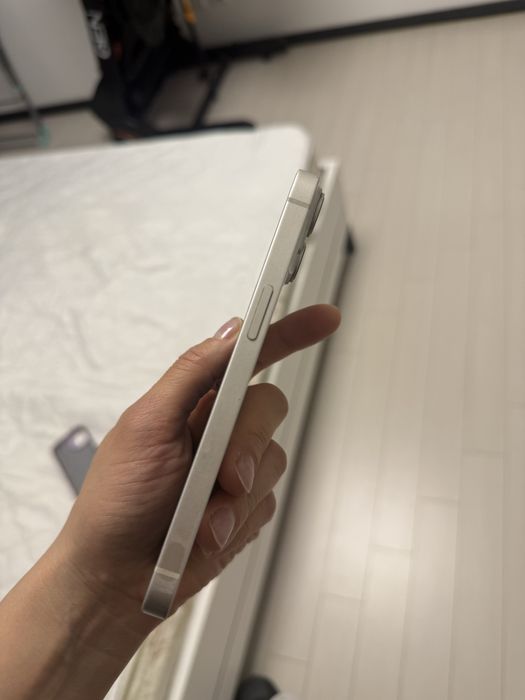 Продам 14 айфон в отличном состояний