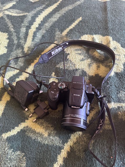 Nikon coolpix b700