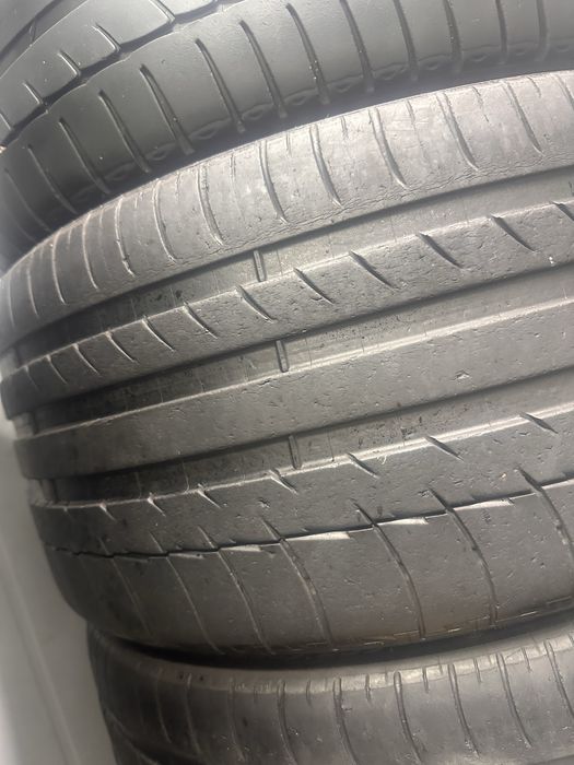 Шины 235/35R19 (2шт)