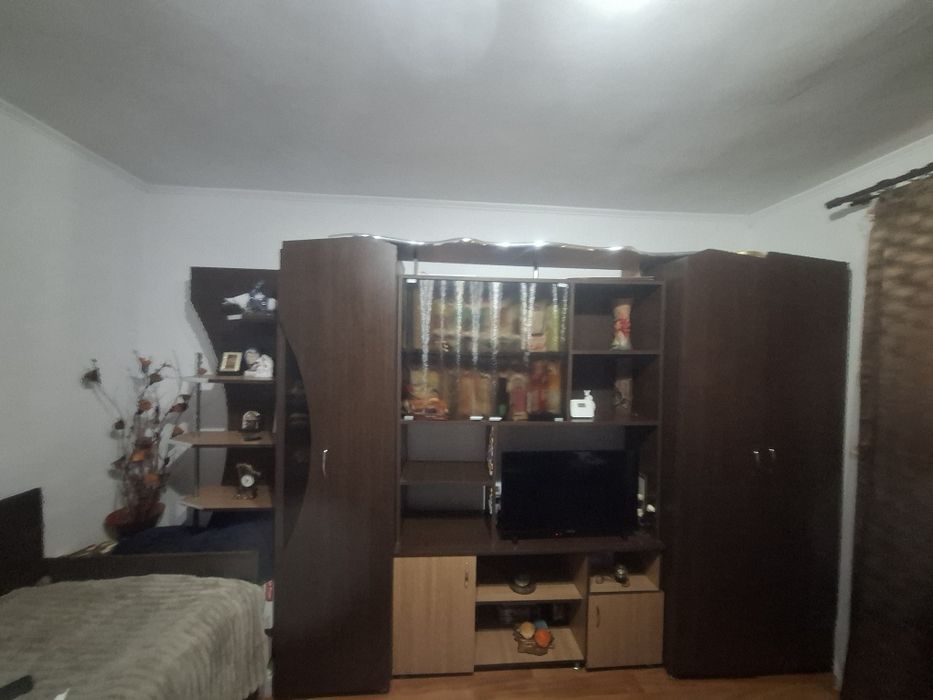 Vând mobilă de living