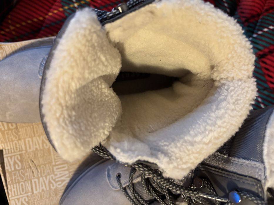 Esprit Bocanci de piele intoarsa cu blana la interior