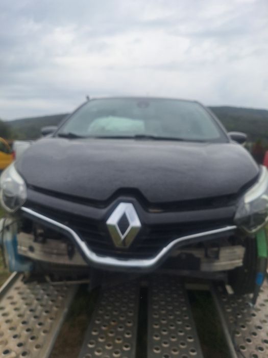 dezmembrez renault captur 1.5 dci