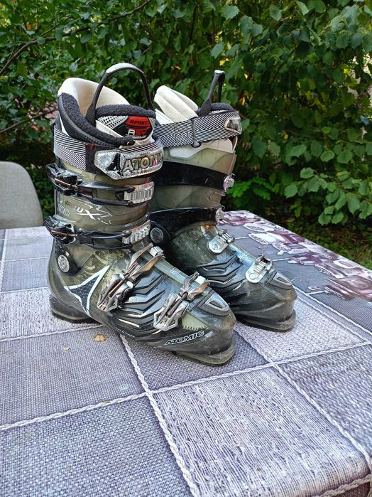 Продавам ски обувки Atomic номер 39.5, 42 и 43