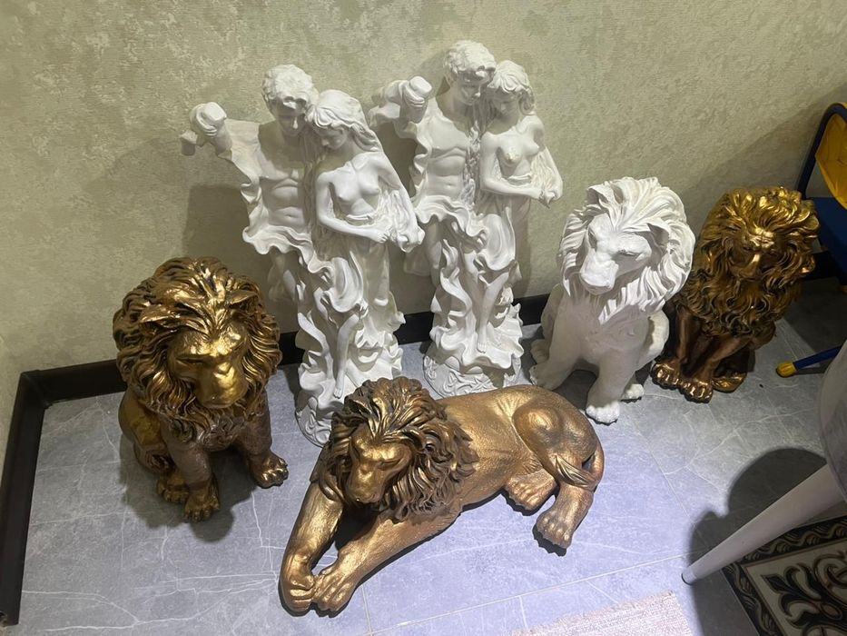 Сувиниры и статуэтки