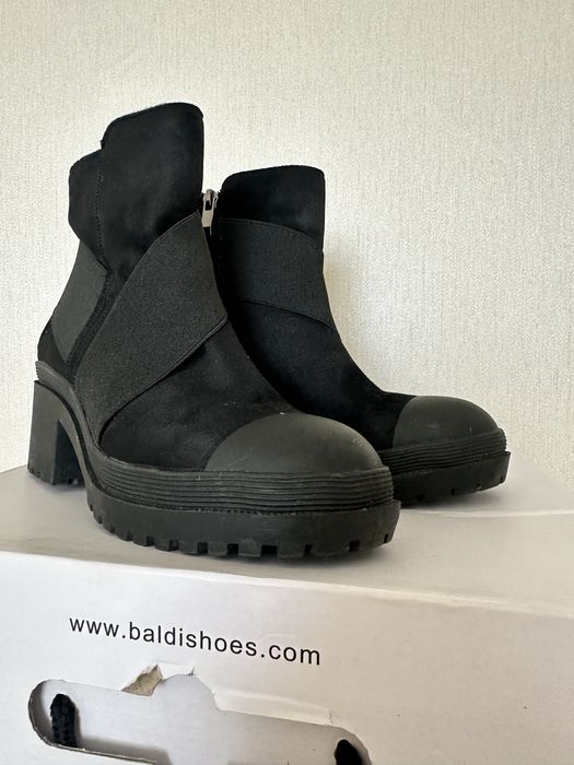 Продам осенние сапожки Baldi