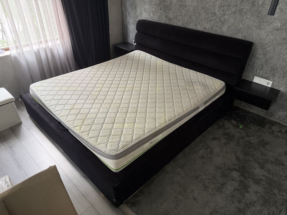 Спалния 180см Х 200см