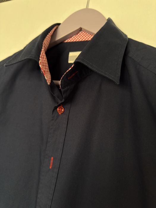 Camasa blaumarin cu nasturi rosii