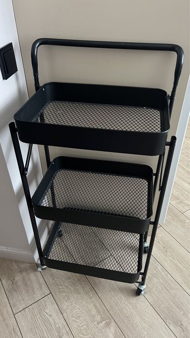 Продам  этажерку в иделаьном состояние