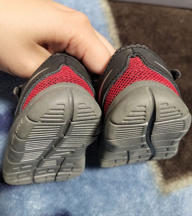 Adidasi Nike nr. 19,5