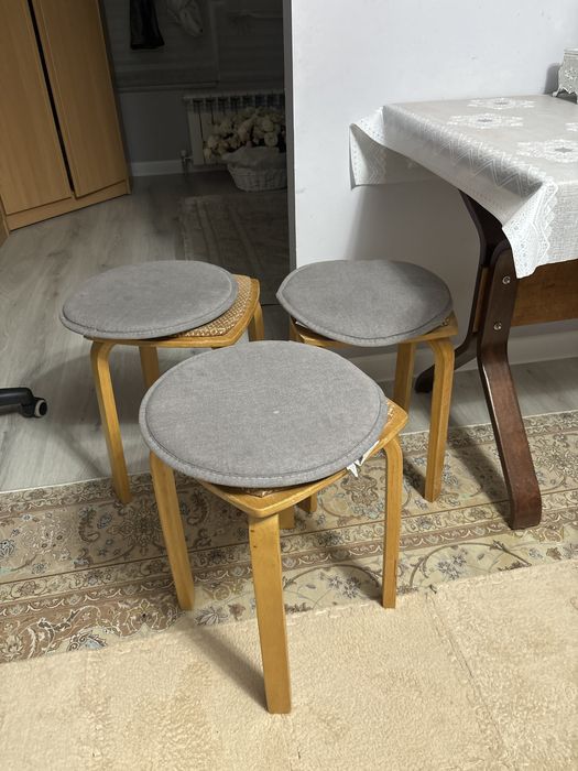 срочно продаётся 4 орындық 1 стол