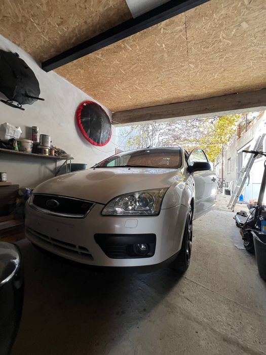 Grila bara fata ford focus mk2