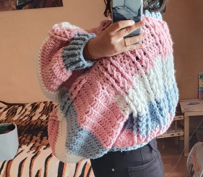 Pulover tricotat manual