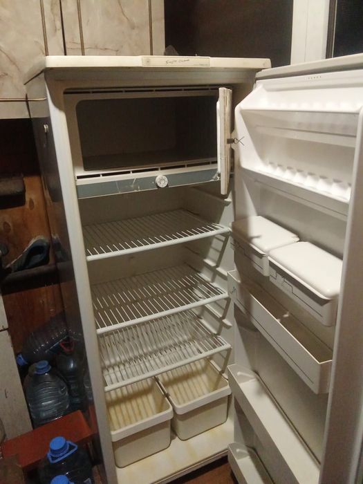 Продам холодильник цена 30тыс
