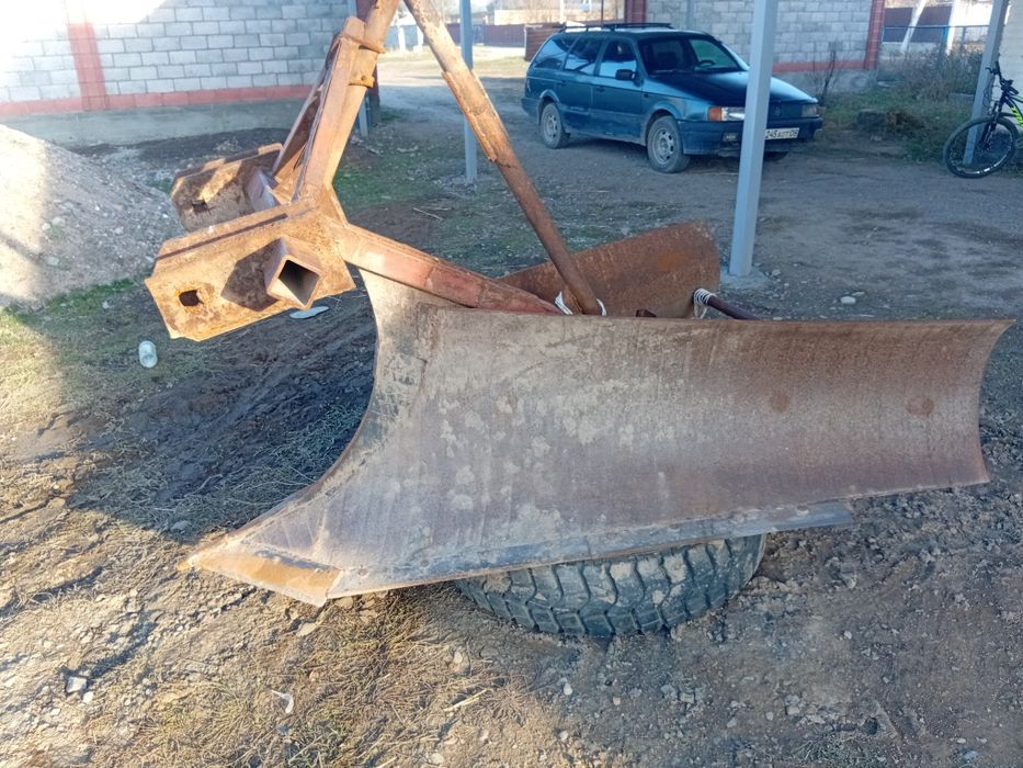 ХТЗ 150 К с плугом