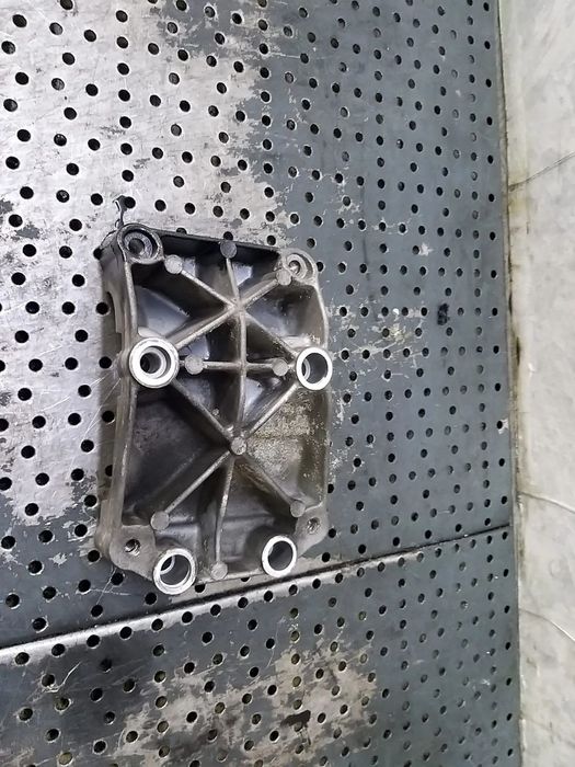 Suport compresor ac 1.8 tdci ford focus 1 98ff190624ac