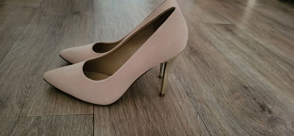 Продам вечерние туфли