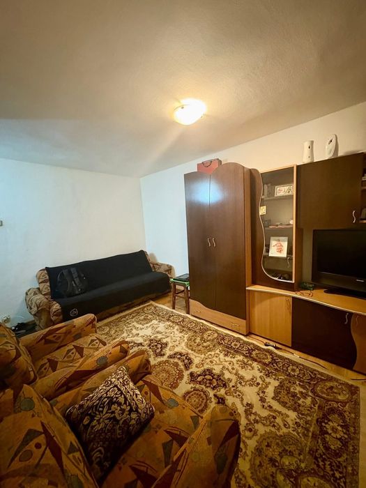 Inchiriere garsoniera 23 mp – zona Olosig, 200 euro/luna
