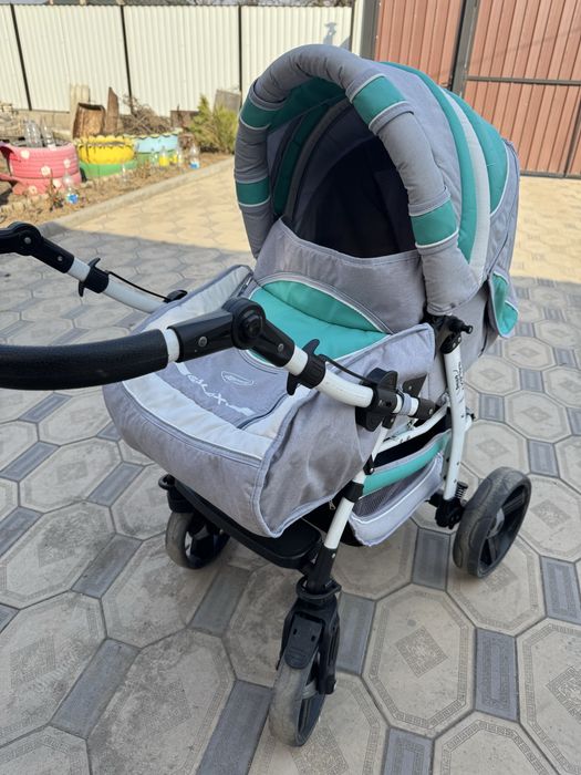 Продам коляску..