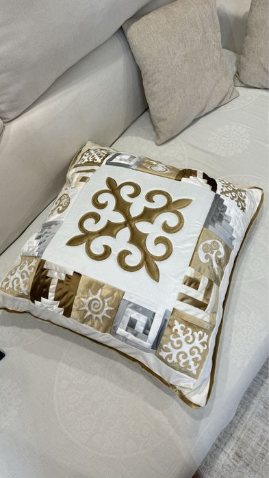 Продам новый комплект корпе, подушки