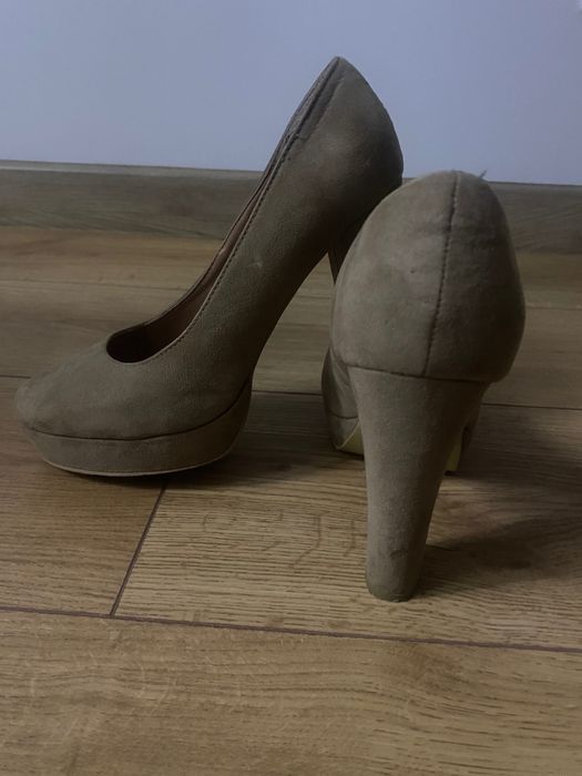 Pantofi cu toc piele întoarsă 38