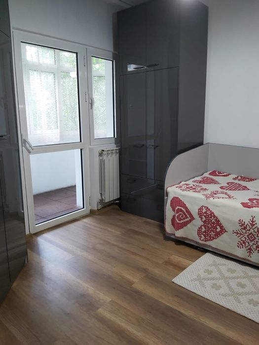 Apartament 2 camere - Central - etaj 1, 56mp, baie cu geam