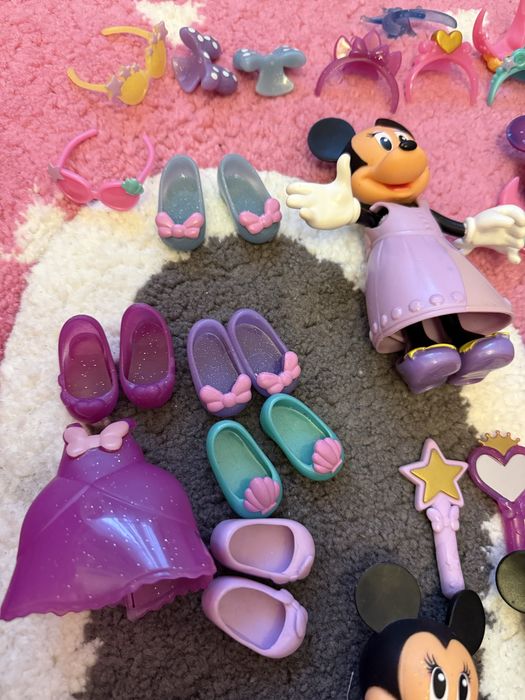 Minnie mouse-lot papusele