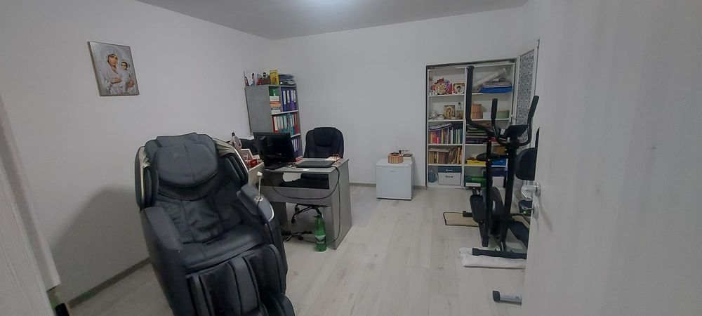 Proprietar, vând casa cu doua apartamente
