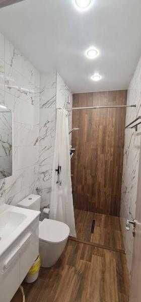 Дава се под наем Двустаен апартамент в Бургас, Славейков - 70 кв.м за 612 € - Снимка #9