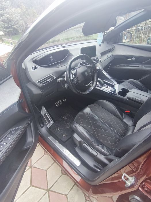 Vând Peugeot 3008 GT