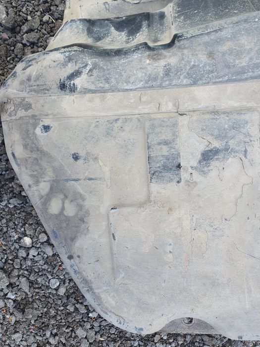 Бак от бмв е 38 под ремонт