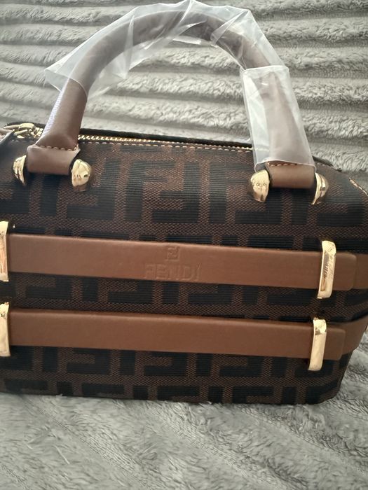 Geanta fendi noua